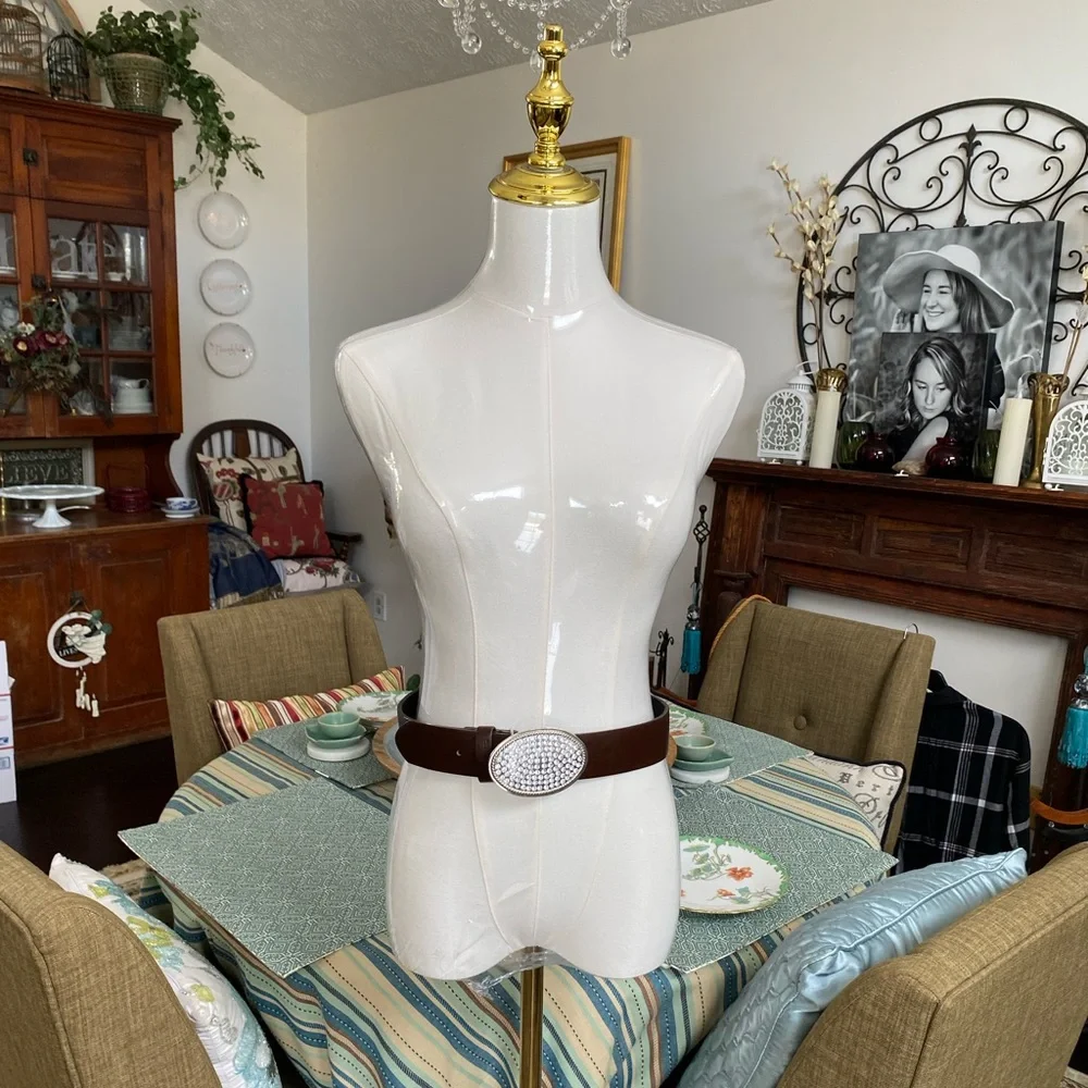 NEW WITHOUT TAGS Justice Brown & Rhinestone Belt Size 1 (28” W)